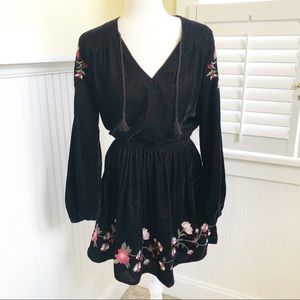 a.n.a Black Velour Floral Embroidered Dress Small